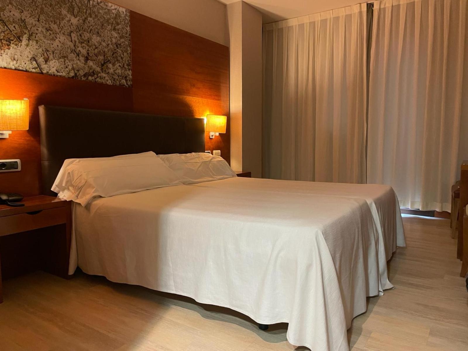 Hotel Balneario Valle Del Jerte Valdastillas Bagian luar foto